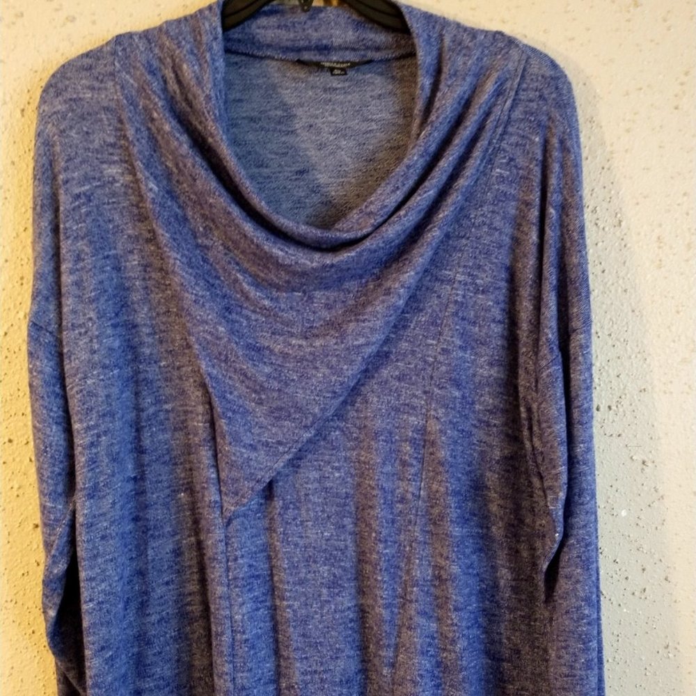 WOMENS SWEATER,BLUE AND WHITE,LONG SLEEVE,V-NECK
